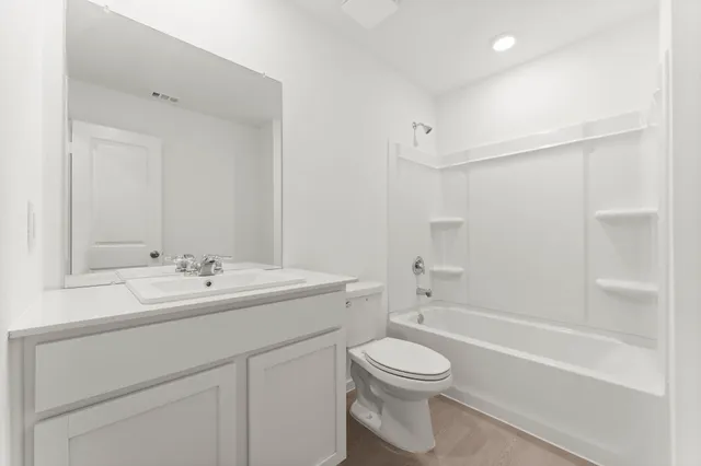 $1,600 | 468 Shoreview Drive, Conroe, TX 77303