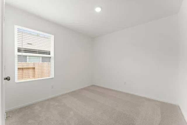 $1,600 | 468 Shoreview Drive, Conroe, TX 77303