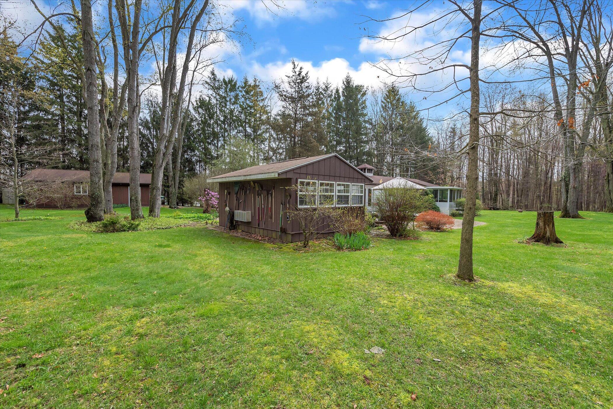 49444 Rush Lake Road Hartford, MI 49057 - Photo 30 of 54 Studio