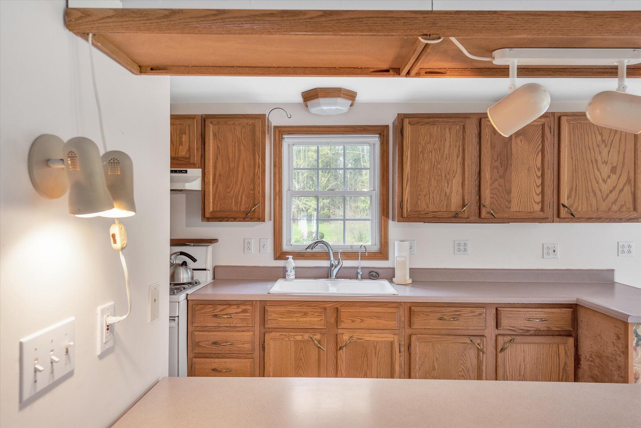 49444 Rush Lake Road Hartford, MI 49057 - Photo 8 of 54 Kitchen