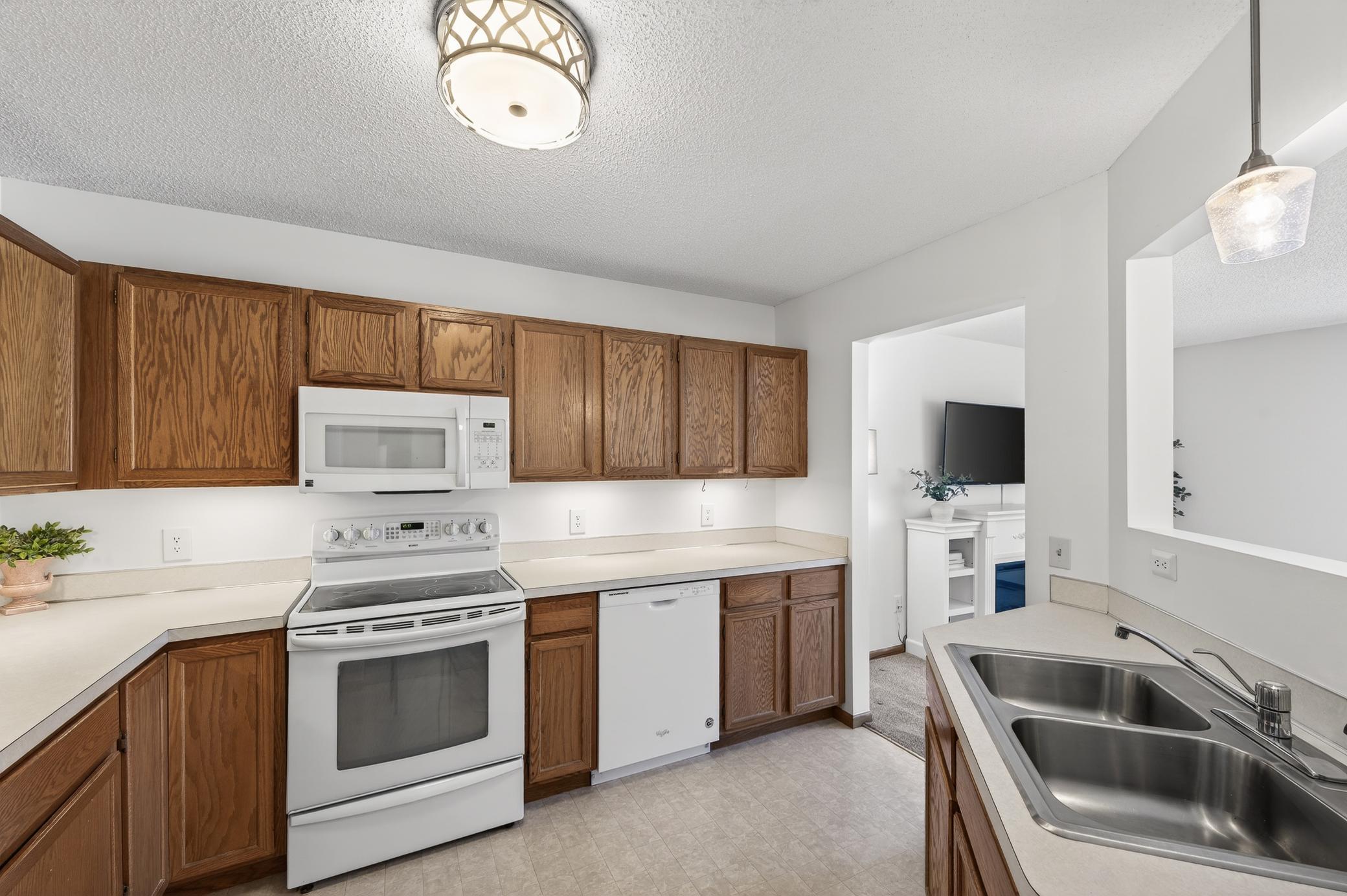 7671 Nicholas Way Chanhassen, MN 55317 - Photo 24 of 44