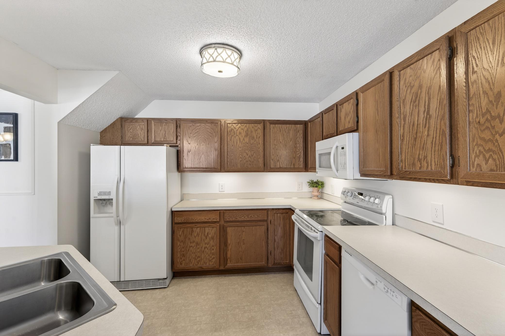 7671 Nicholas Way Chanhassen, MN 55317 - Photo 27 of 44