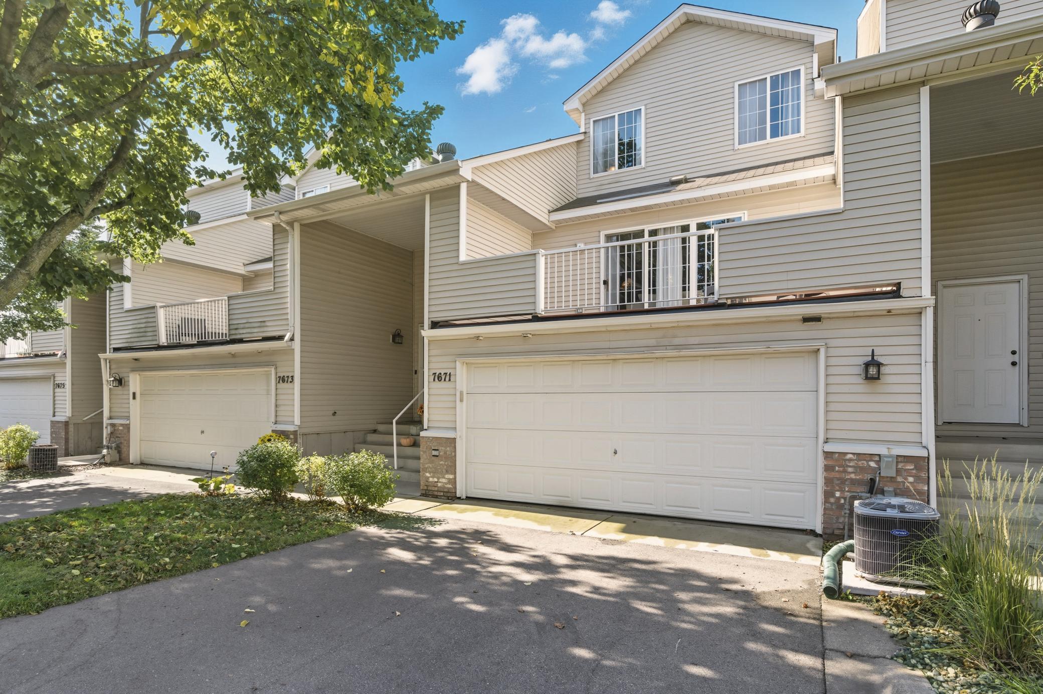 7671 Nicholas Way Chanhassen, MN 55317 - Photo 4 of 44