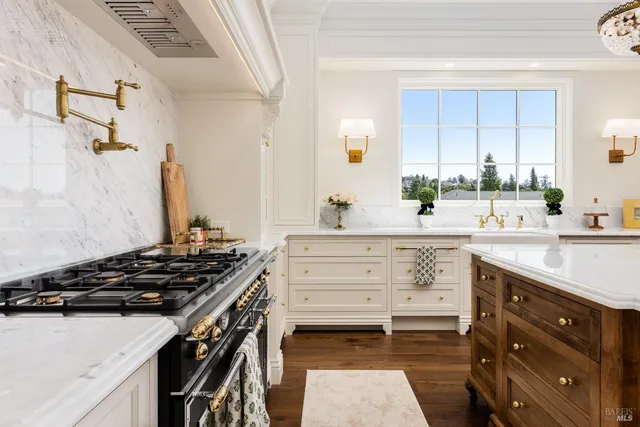 $2,195,000 | 3724 Lakebriar Place, Santa Rosa, CA 95403