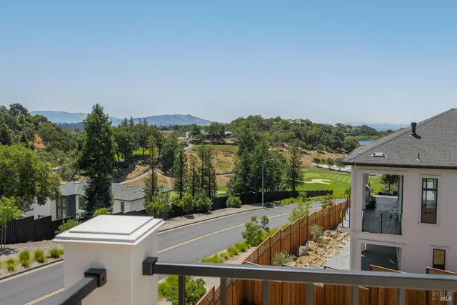 $2,195,000 | 3724 Lakebriar Place, Santa Rosa, CA 95403