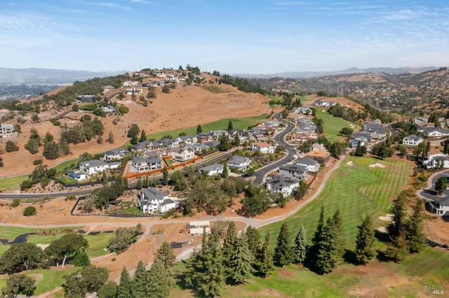 $2,195,000 | 3724 Lakebriar Place, Santa Rosa, CA 95403