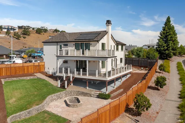 $2,195,000 | 3724 Lakebriar Place, Santa Rosa, CA 95403
