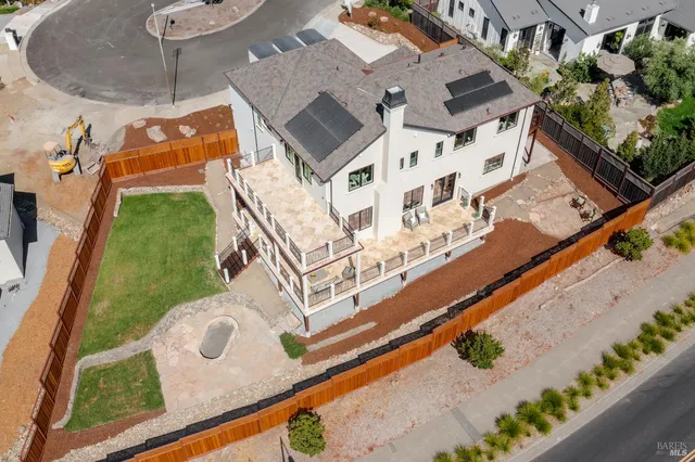 $2,195,000 | 3724 Lakebriar Place, Santa Rosa, CA 95403