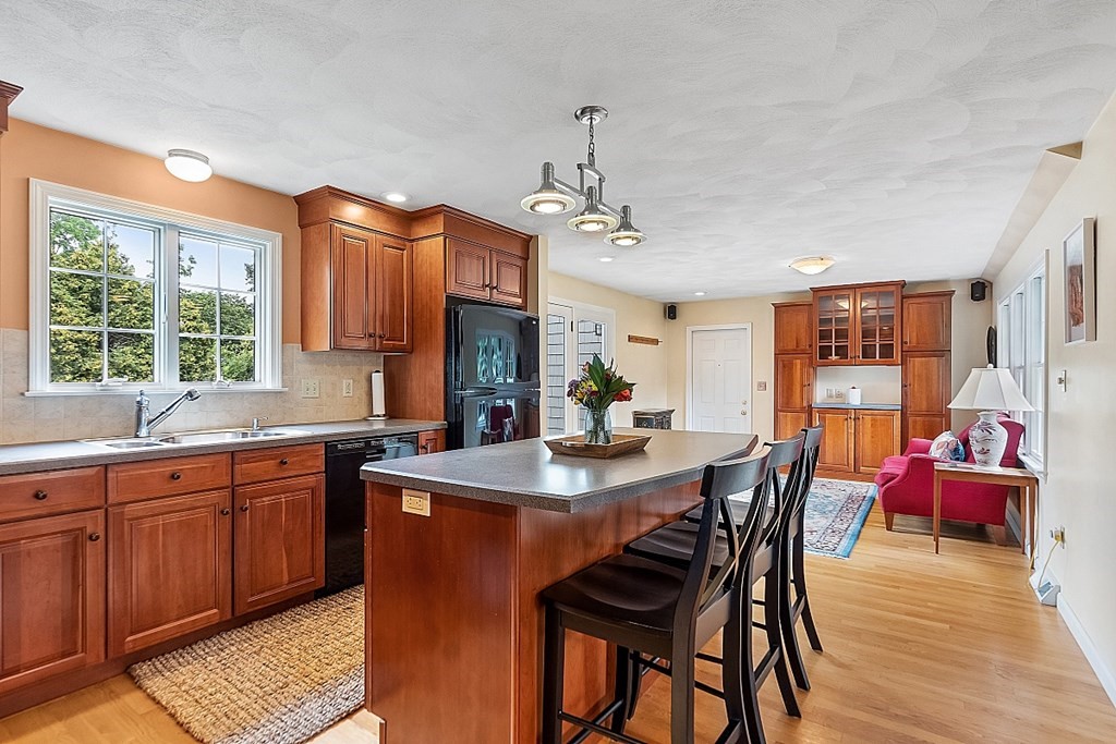 3 Fletcher Road Westford, MA 01886 - Photo 4 of 41 Gallery Image 4