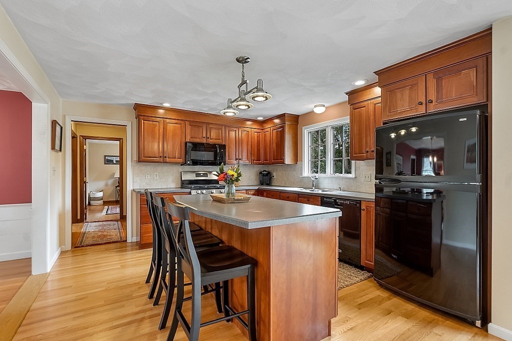 3 Fletcher Road Westford, MA 01886 - Photo 5 of 41 Gallery Image 5