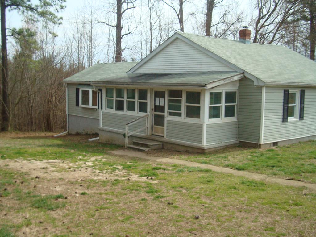 1152 Mountain Hall Road Crewe, VA 23930 - Photo 1 of 8 Gallery Image 1