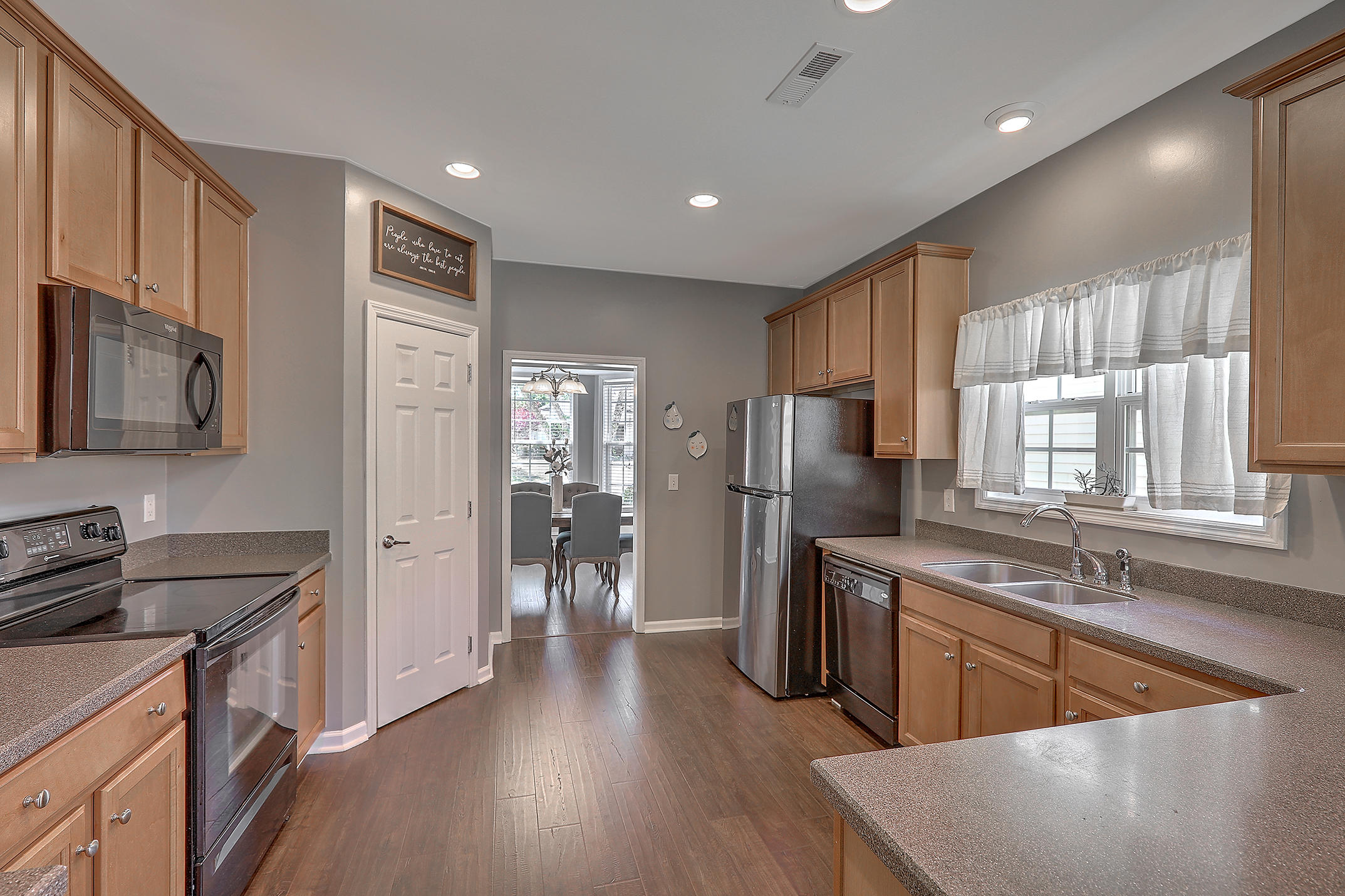 9414 Ayscough Road Summerville, SC 29485 - Photo 13 of 31 1R3A7402_3_4_5_6_7_8