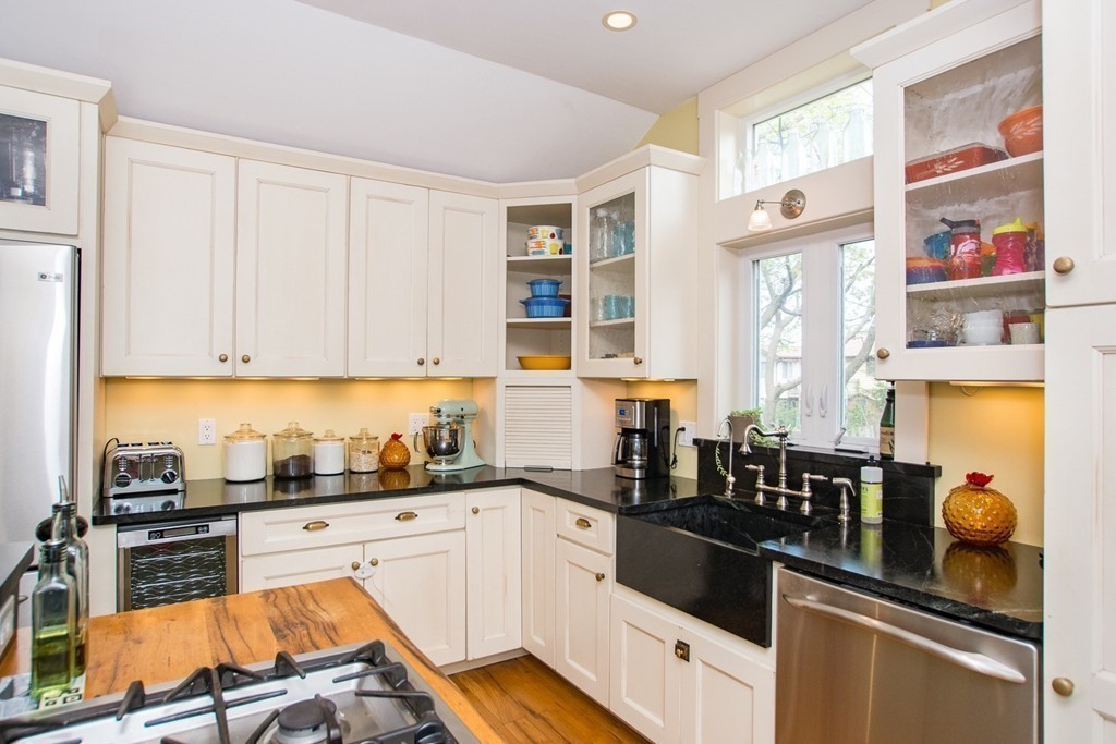 36 Old Nahant Road Wakefield, MA 01880 - Photo 15 of 29 Gallery Image 15