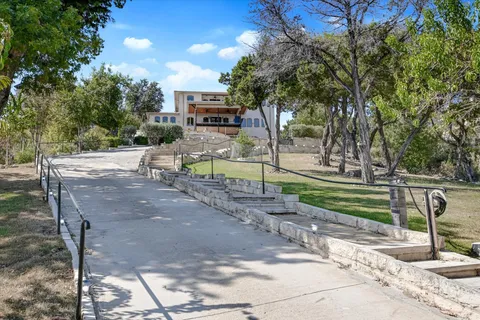 $1,690,000 | 17904 Crystal Cove, Jonestown, TX 78645