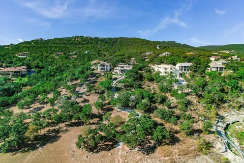 $1,690,000 | 17904 Crystal Cove, Jonestown, TX 78645