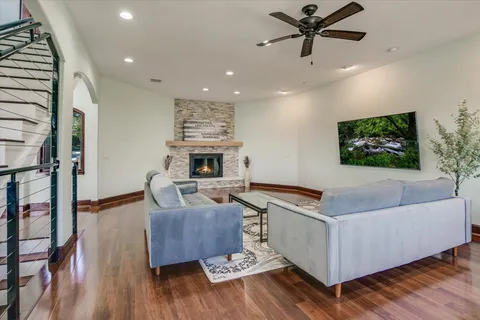 $1,690,000 | 17904 Crystal Cove, Jonestown, TX 78645