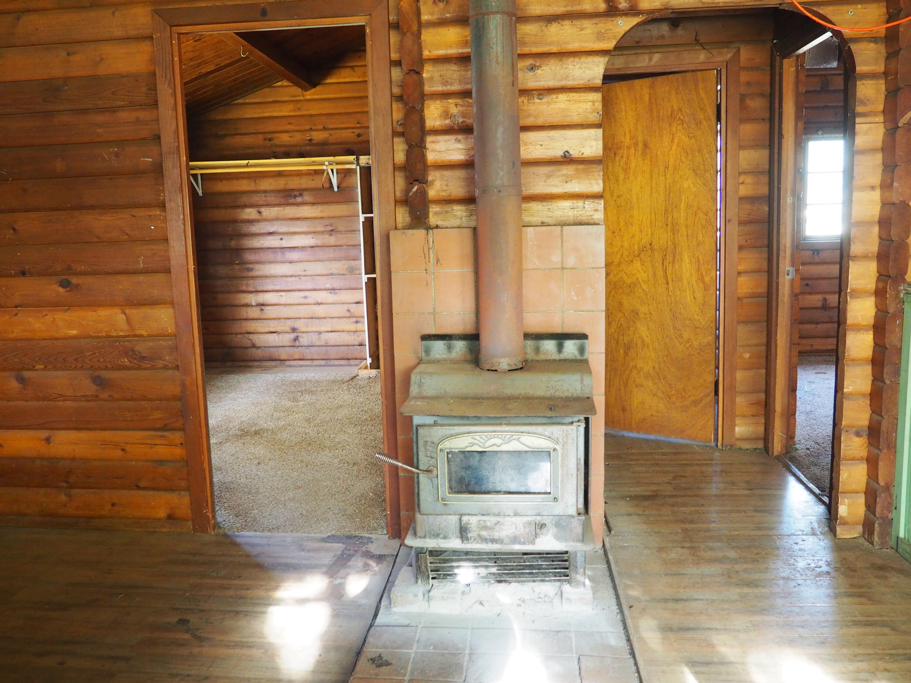 21705 South Powerhouse Road Manton, CA 96059 - Photo 11 of 15 a view of livingroom with hardwood floor