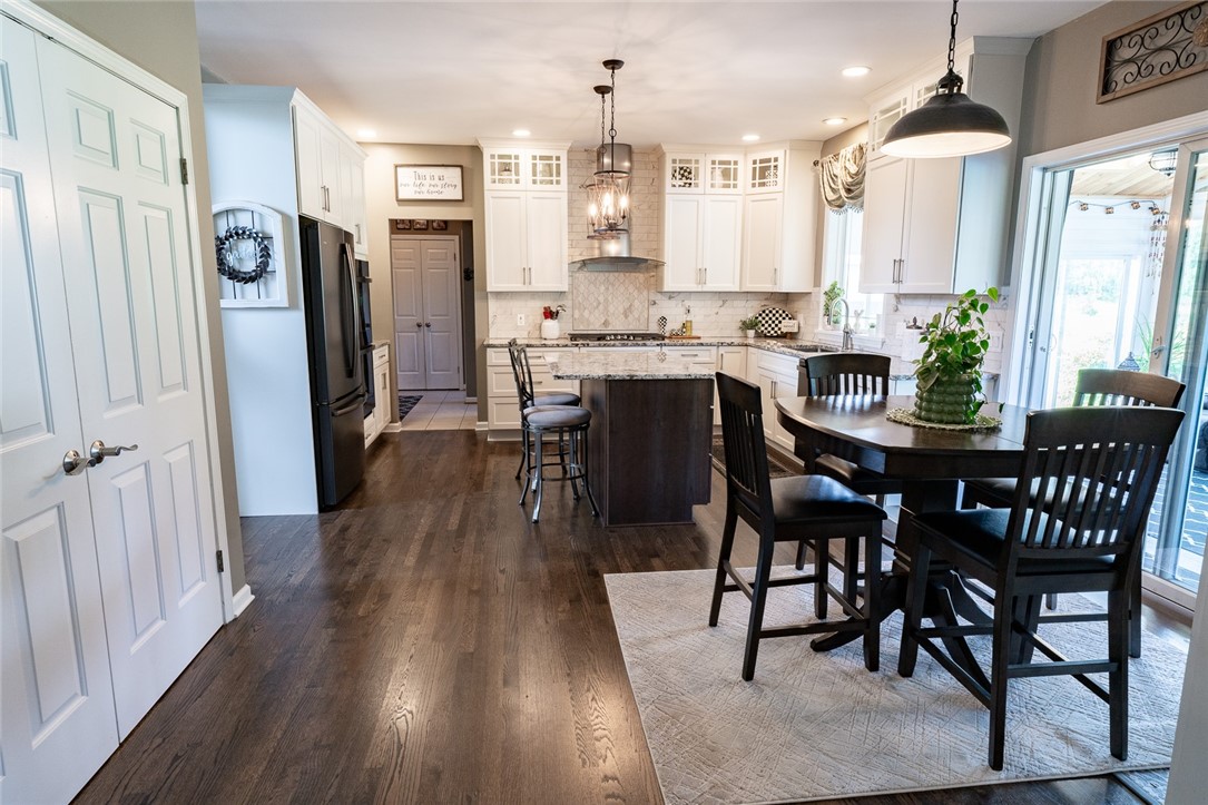 665 County Line Road Webster, NY 14580 - Photo 4 of 49