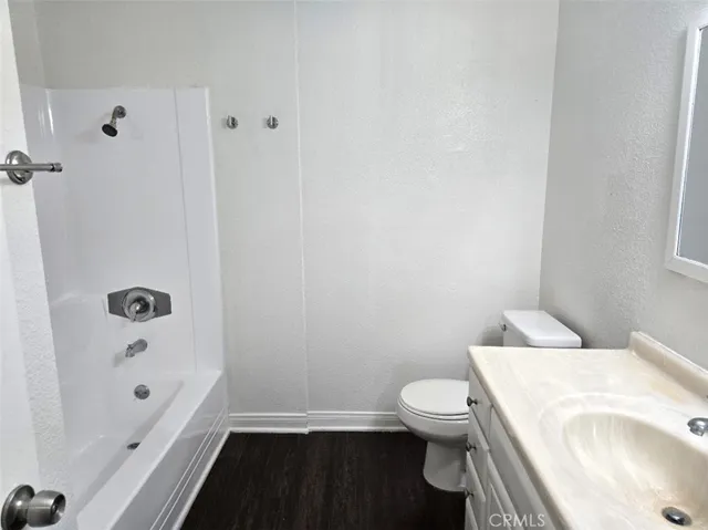 $2,595 | 1101 West MacArthur Boulevard, Unit 219, Santa Ana, CA 92707