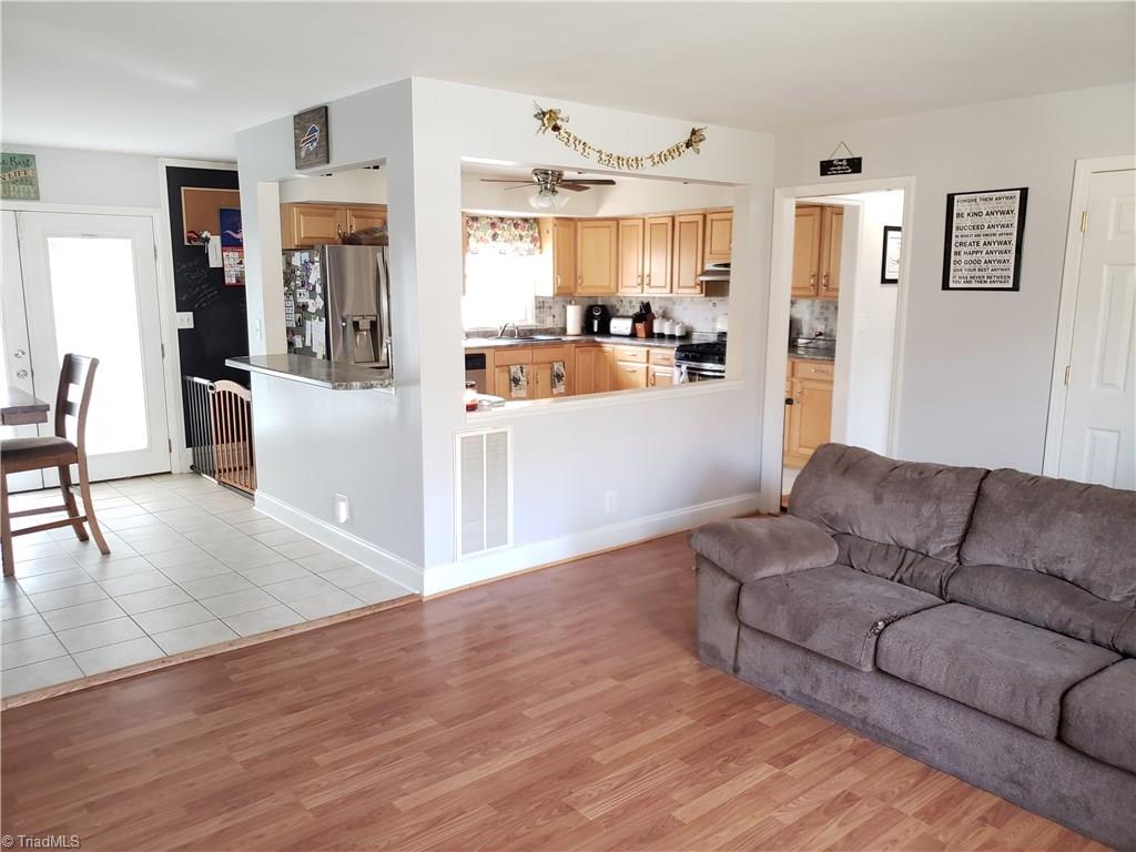 1538 Overbrook Road Burlington, NC 27215 - Photo 2 of 25 Gallery Image 2