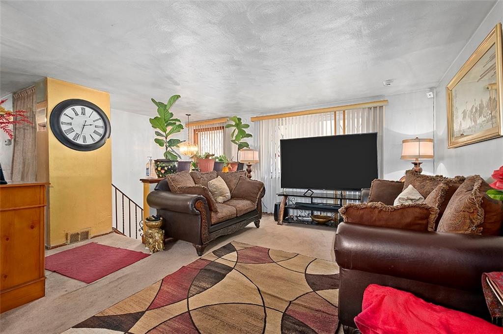 487 Grove Road Verona, PA 15147 - Photo 4 of 21 Gallery Image 4
