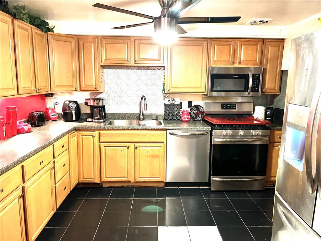 487 Grove Road Verona, PA 15147 - Photo 8 of 21 Gallery Image 8