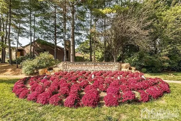 $265,000 | 1307 Sayre Drive, Plainsboro, NJ 08540