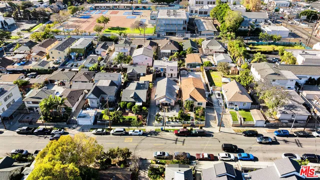 $750,000 | 127 South Evergreen Avenue, Los Angeles, CA 90033