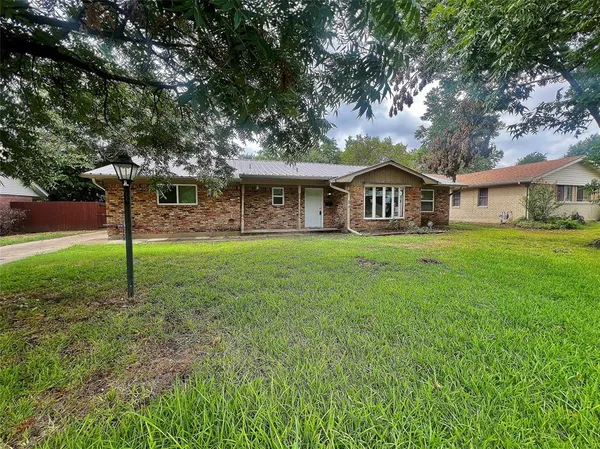 $2,495 | 1914 West Northgate Drive, Irving, TX 75062