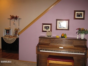 734 Meadow Ridge Lane Lena, IL 61048 - Photo 4 of 16 Gallery Image 4