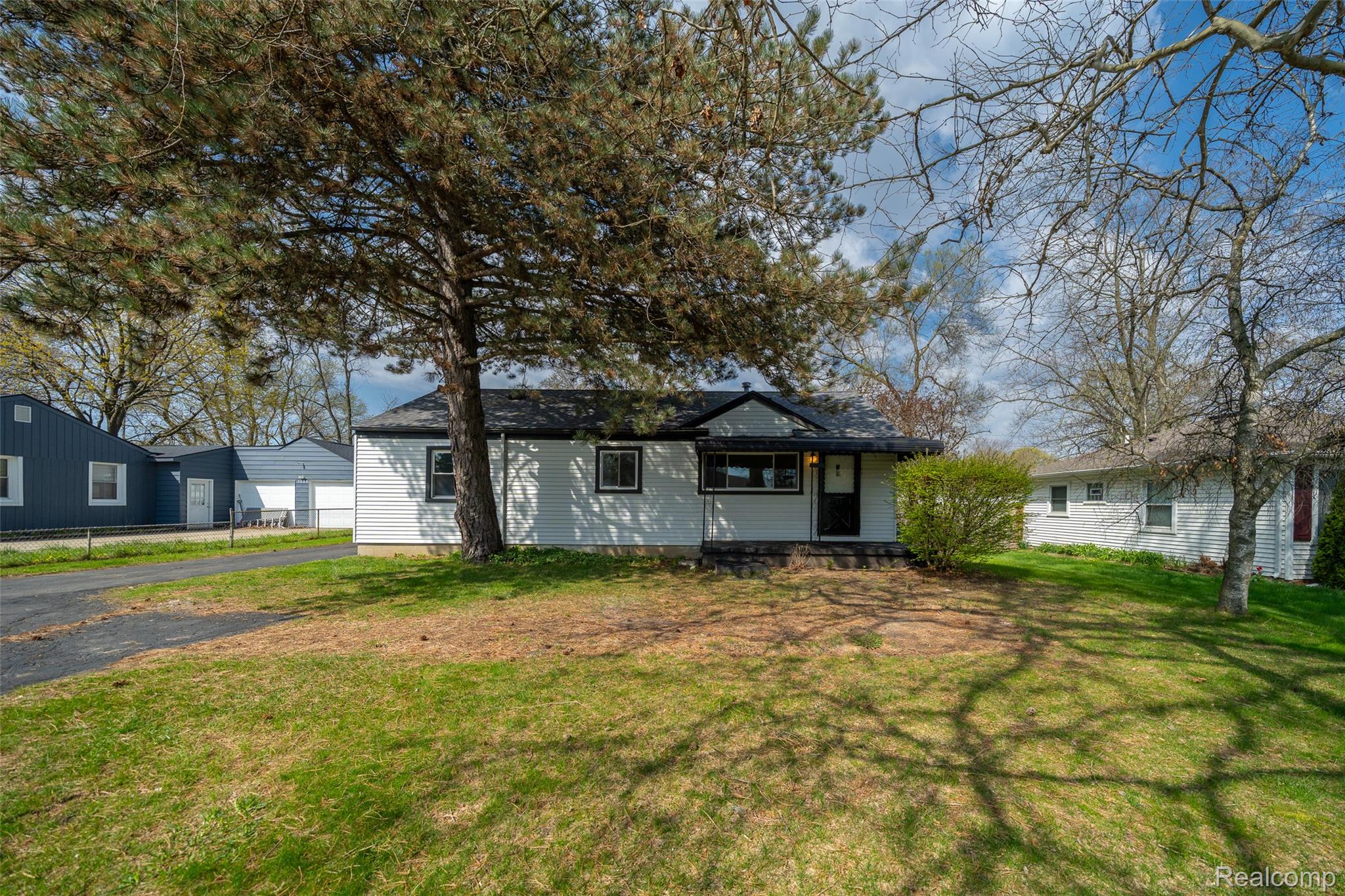 5357 Sashabaw Road Clarkston, MI 48346 - Photo 1 of 25 5357-Sashabaw-Rd-Clarkston-Mi-16.jpg