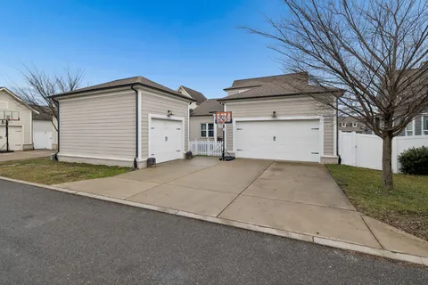 $835,000 | 1566 Drakes Creek Road, Hendersonville, TN 37075