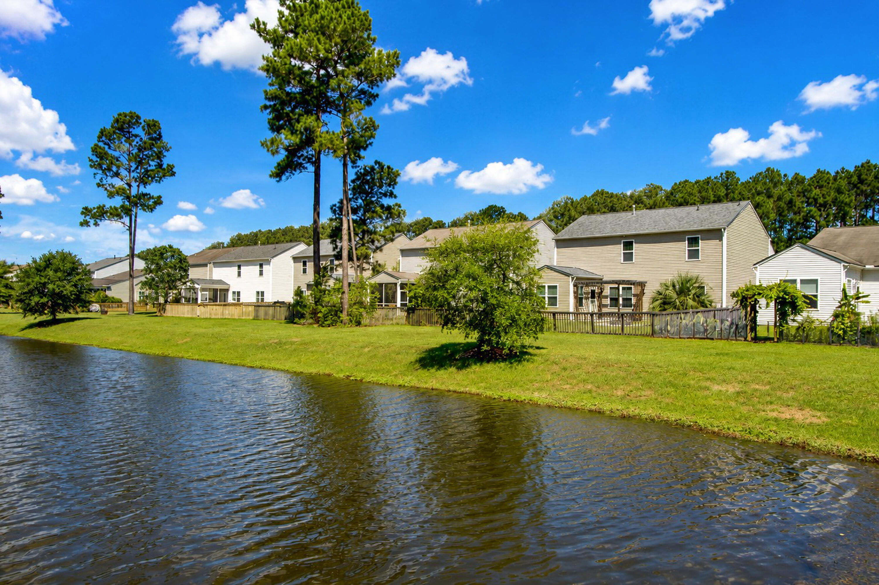 271 Decatur Drive Summerville, SC 29486 - Photo 4 of 61