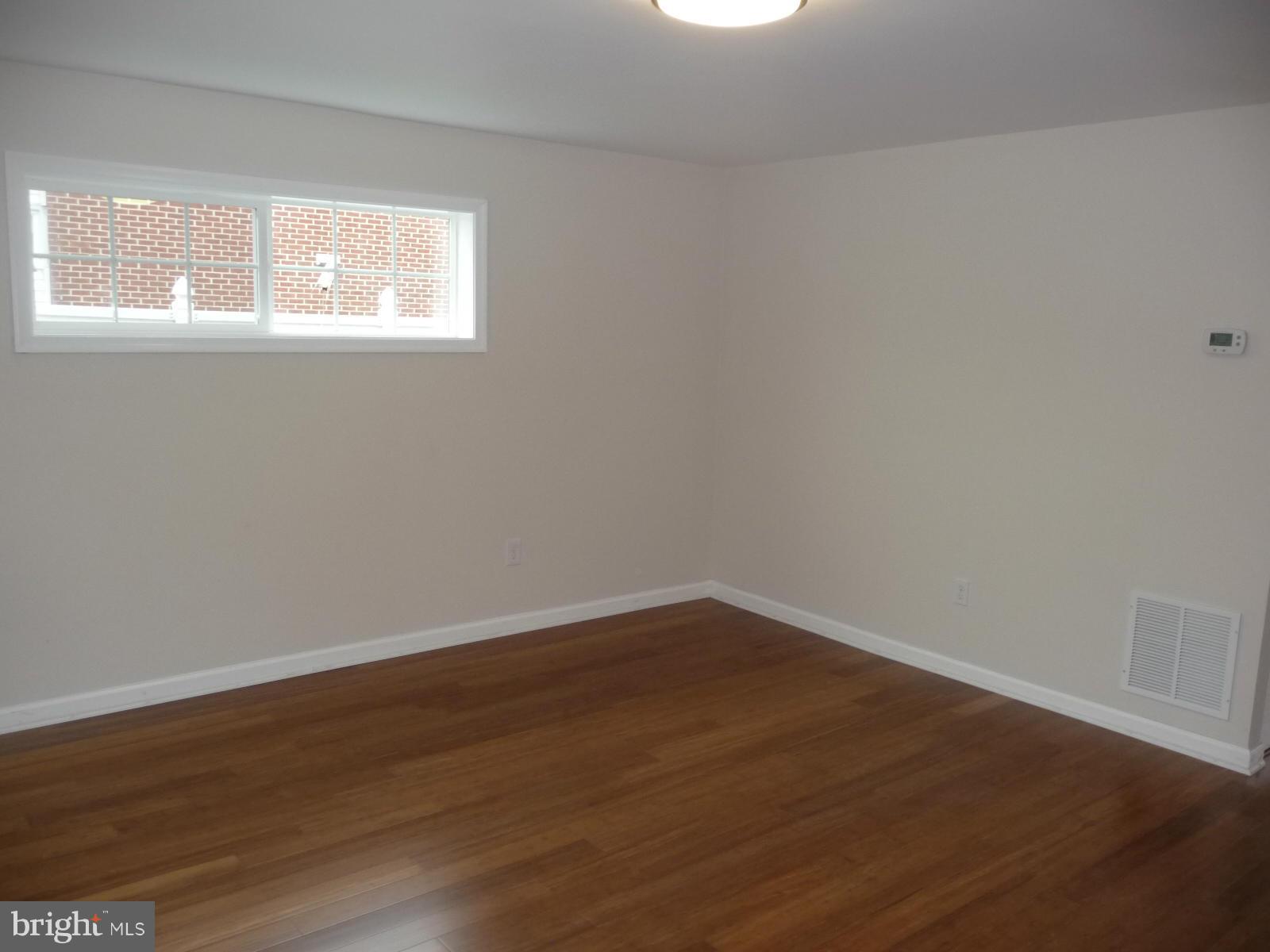 4443 Norfen Road Halethorpe, MD 21227 - Photo 4 of 16 Living Room