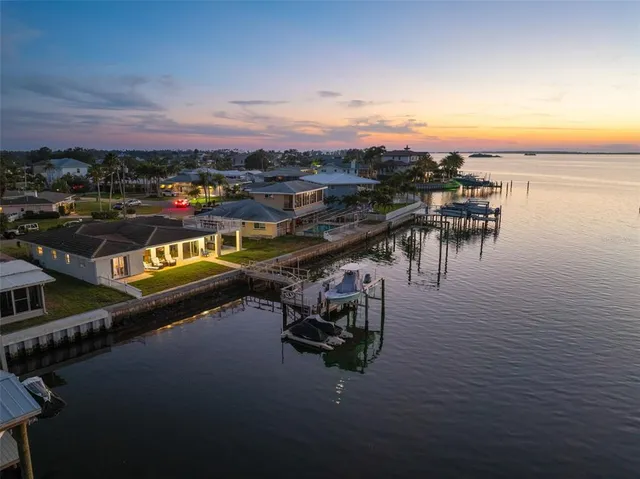 $1,595,000 | 2288 Edythe Drive, Dunedin, FL 34698