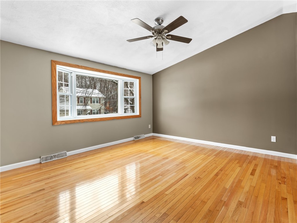 92 June Avenue Warwick, RI 02889 - Photo 15 of 28 Gallery Image 15