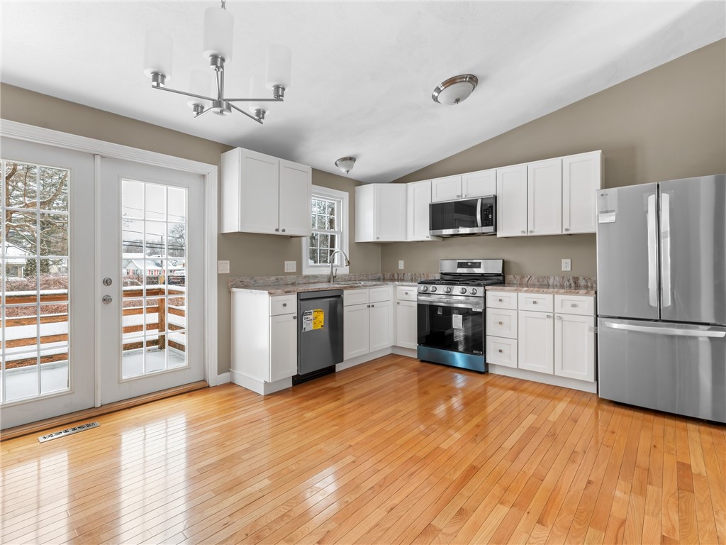 92 June Avenue Warwick, RI 02889 - Photo 4 of 28 Gallery Image 4