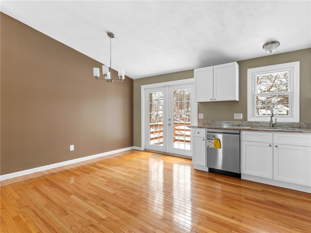 92 June Avenue Warwick, RI 02889 - Photo 9 of 28 Gallery Image 9