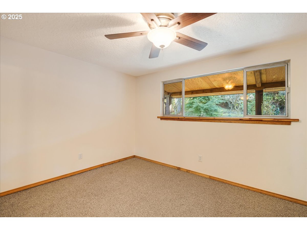 77 Nimmo Road Kalama, WA 98625 - Photo 23 of 36 Bedroom, Owner's Suite