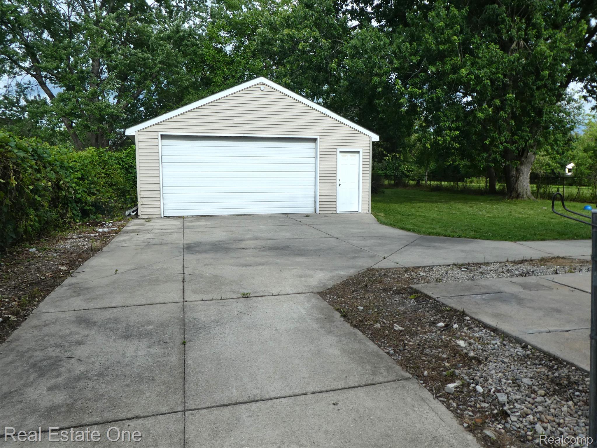 1734 Milverton Road Troy, MI 48083 - Photo 39 of 42 Gallery Image 39
