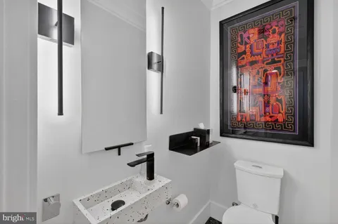 $1,249,000 | 2214 North Capitol Street Northwest, Washington, DC 20002