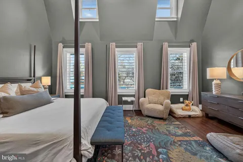 $1,349,900 | 2214 North Capitol Street Northwest, Washington, DC 20002