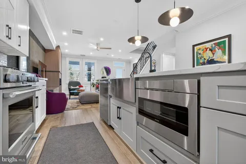 $1,249,000 | 2214 North Capitol Street Northwest, Washington, DC 20002