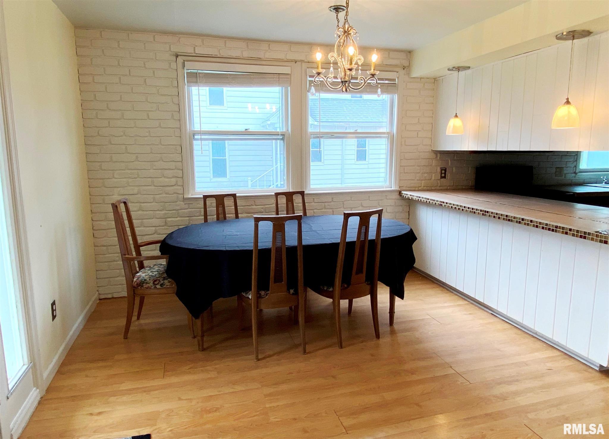 401 North Walnut Street Rochester, IL 62563 - Photo 3 of 31