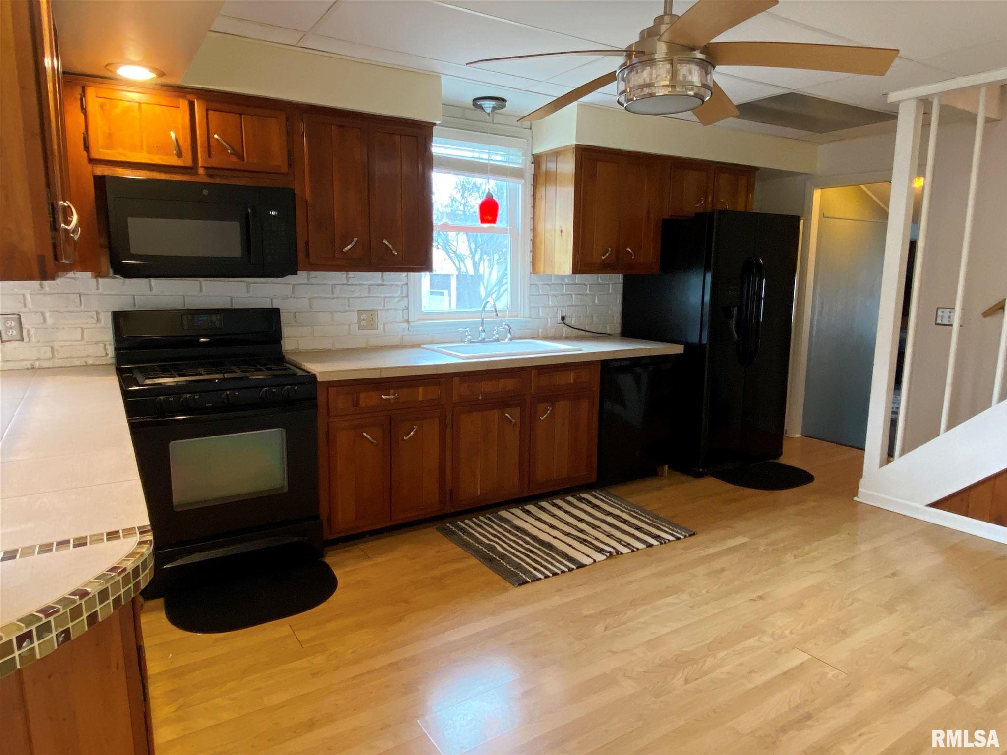 401 North Walnut Street Rochester, IL 62563 - Photo 7 of 31