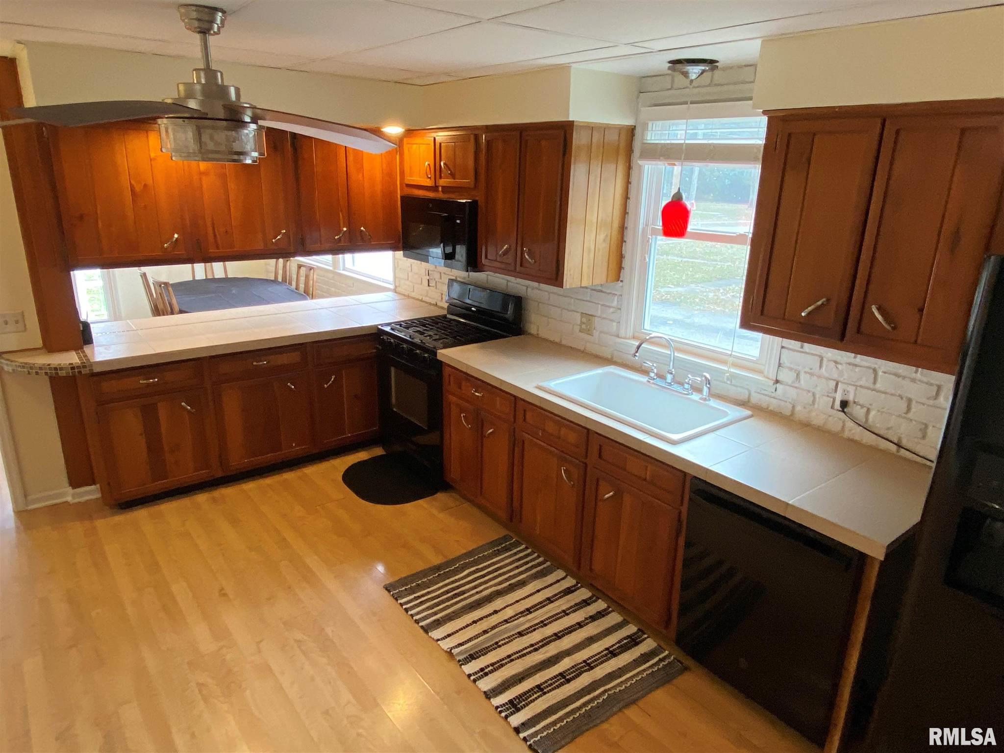 401 North Walnut Street Rochester, IL 62563 - Photo 8 of 31