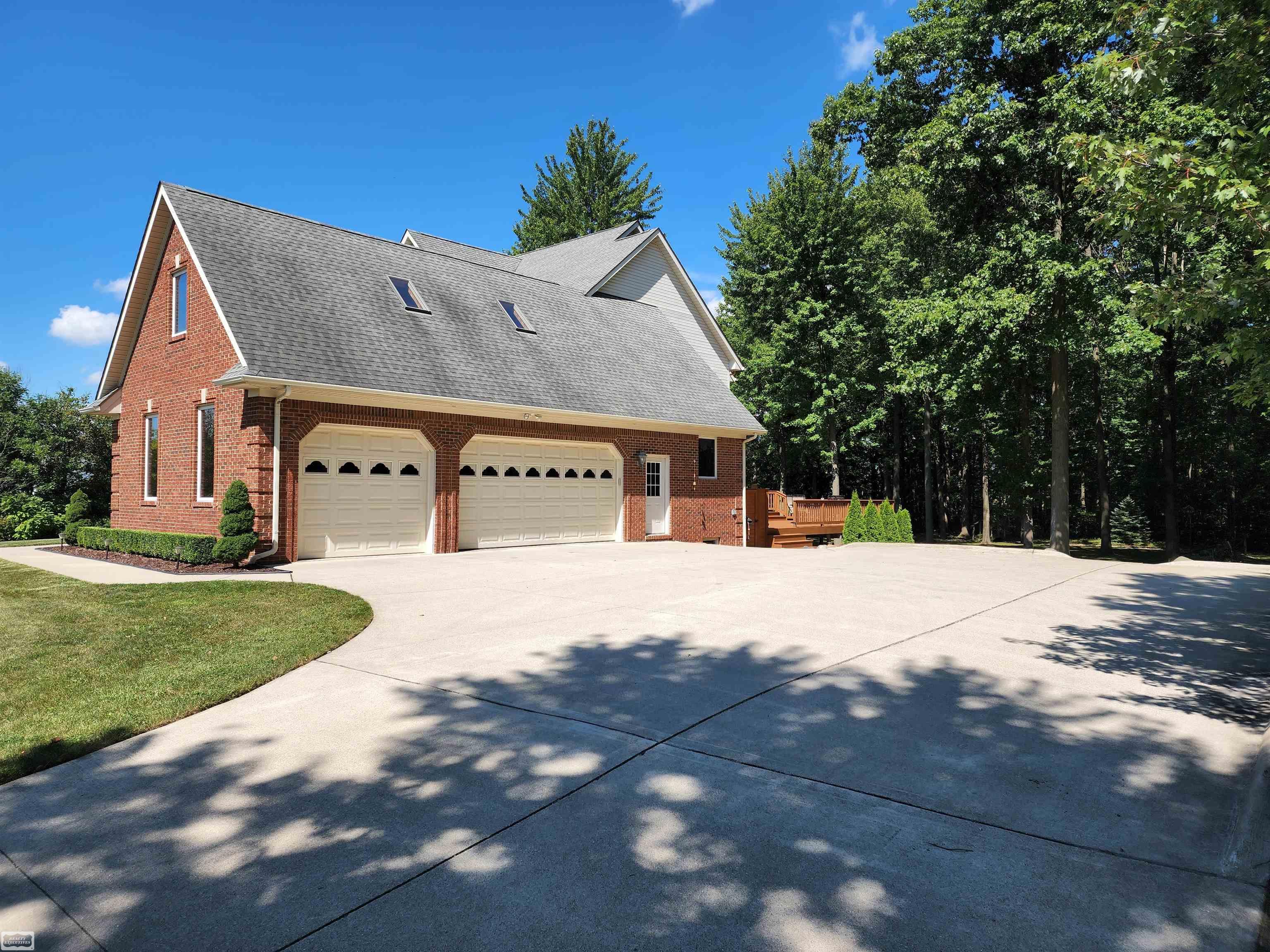 13920 Gilbert Road Allenton, MI 48002 - Photo 3 of 40