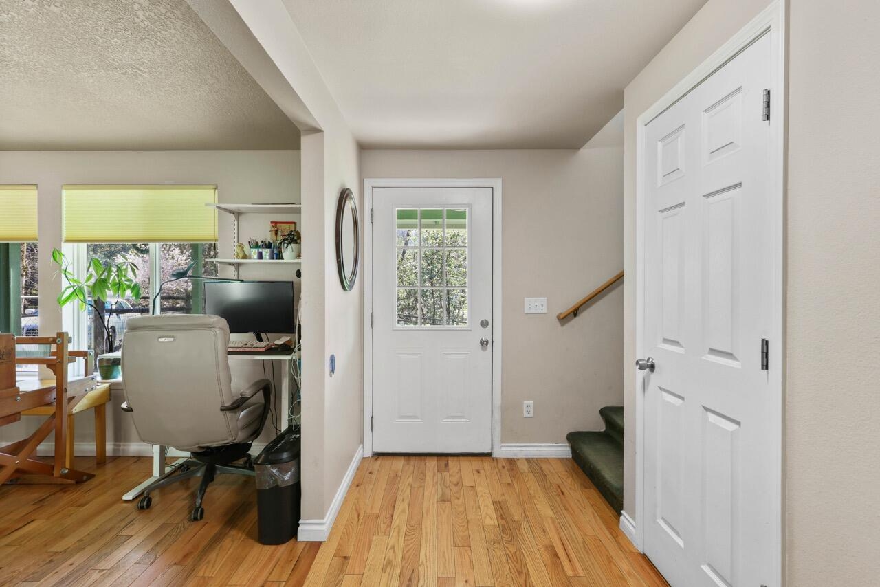 1438 Summit Loop Grants Pass, OR 97527 - Photo 7 of 28 EP1A9384 Large