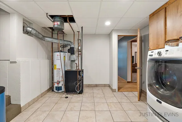 $440,000 | 1009 Fonger Street Northeast, Sparta, MI 49345