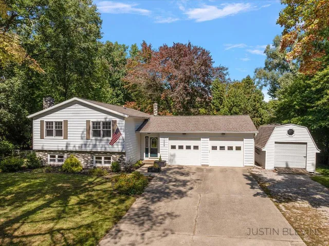 $440,000 | 1009 Fonger Street Northeast, Sparta, MI 49345